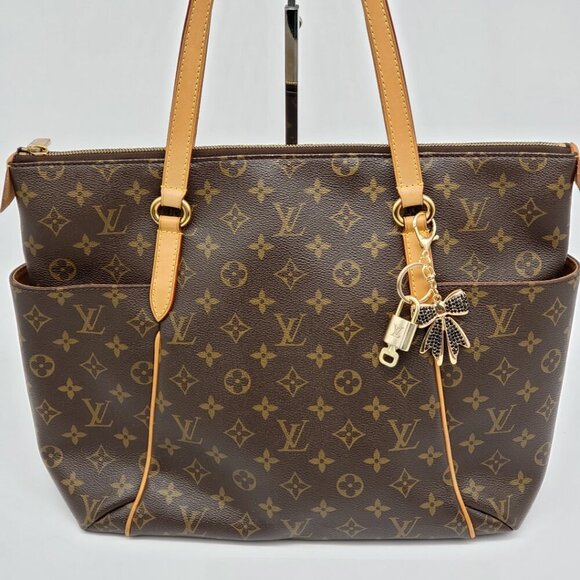 Authentic Louis Vuitton Lock & Key with unbranded Bagcharm, Keycharm, Keychain - Picture 3 of 7